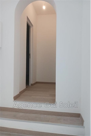 maison à la location -   34440  NISSAN LEZ ENSERUNE, surface 90 m2 location maison - UBI479381174